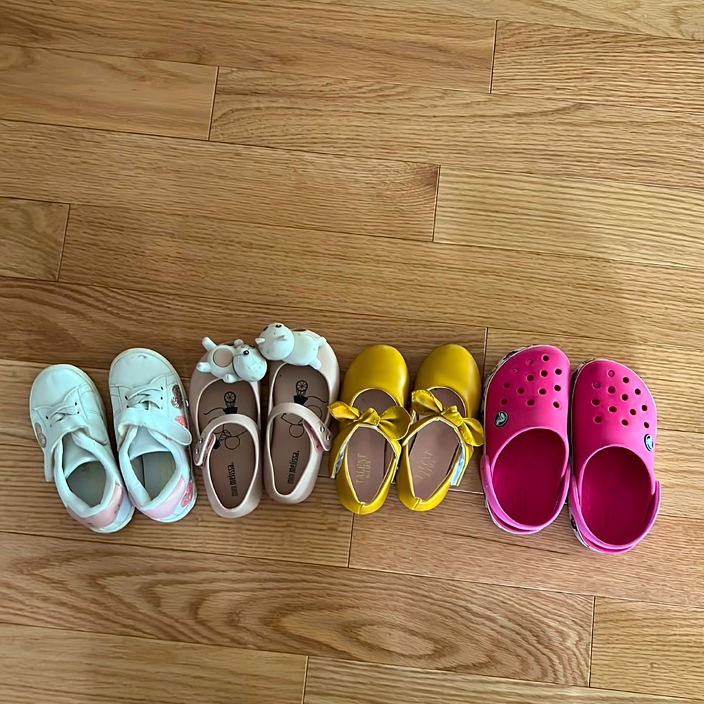 Toddler girl shoes size-9/10
